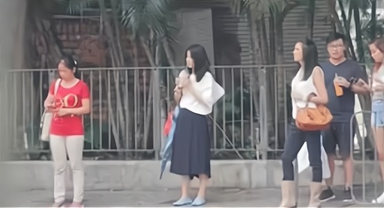 亚洲一卡2卡3卡4卡在线新区海报