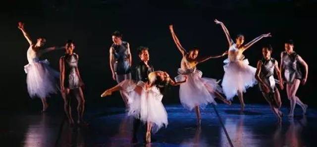 本乡爱最新在线观看 让你可以投射自己的爱最期待海报