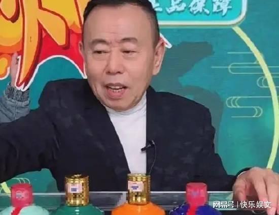 韩国动漫3d ”戴眼镜的韩国女生说海报