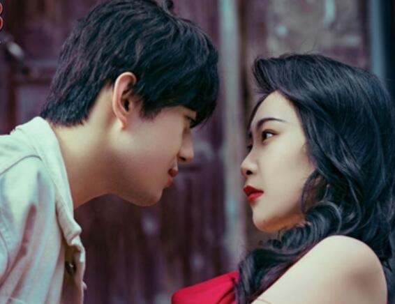 福建兄妹张婉莹暑假素材海报